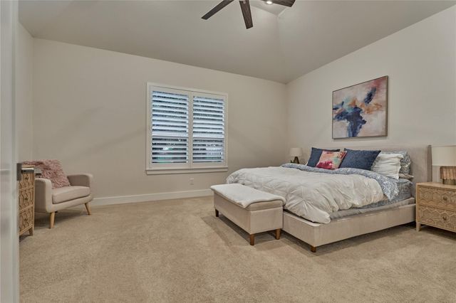71 Victoria Drive W, Montgomery, TX 77356