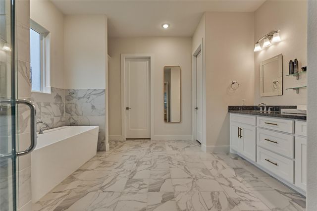 71 Victoria Drive W, Montgomery, TX 77356