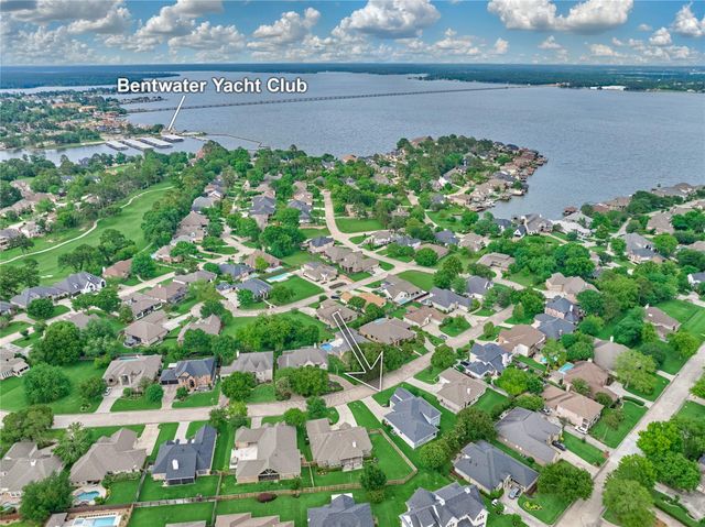 71 Victoria Drive W, Montgomery, TX 77356