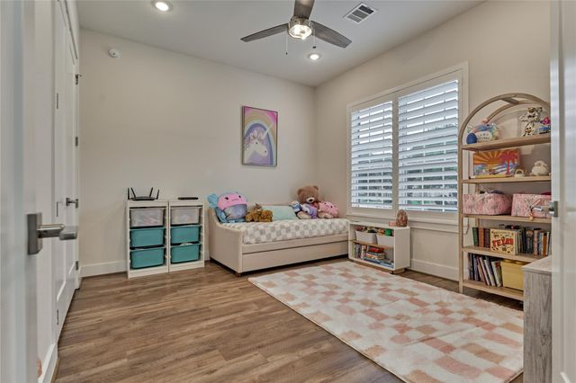 71 Victoria Drive W, Montgomery, TX 77356