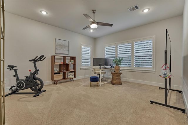 71 Victoria Drive W, Montgomery, TX 77356