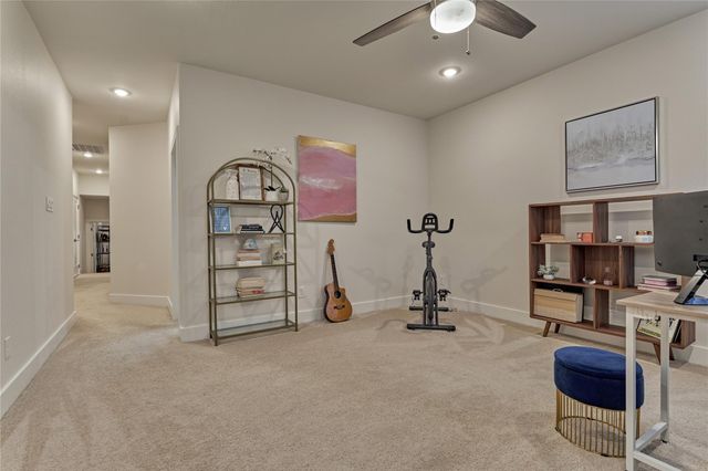 71 Victoria Drive W, Montgomery, TX 77356