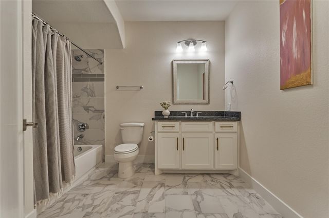 71 Victoria Drive W, Montgomery, TX 77356