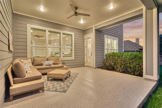 71 Victoria Drive W, Montgomery, TX 77356