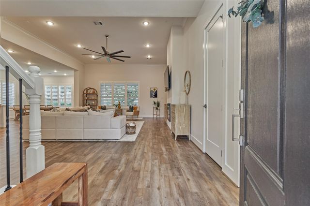 71 Victoria Drive W, Montgomery, TX 77356