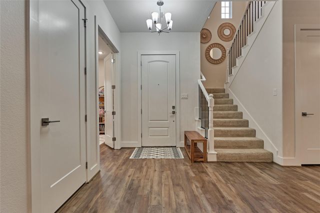 71 Victoria Drive W, Montgomery, TX 77356