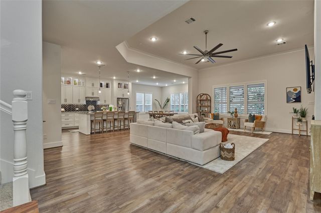 71 Victoria Drive W, Montgomery, TX 77356