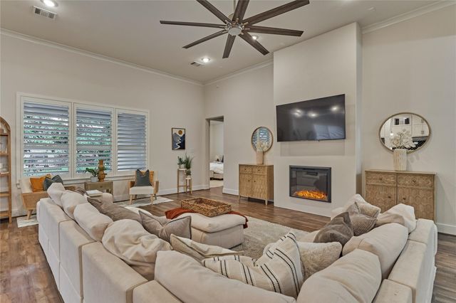 71 Victoria Drive W, Montgomery, TX 77356