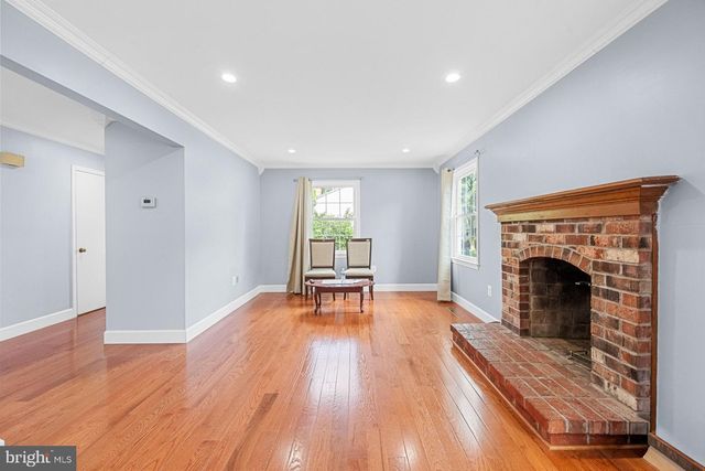 300 HOLLY CT, Herndon, VA 20170