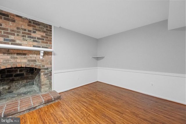 300 HOLLY CT, Herndon, VA 20170