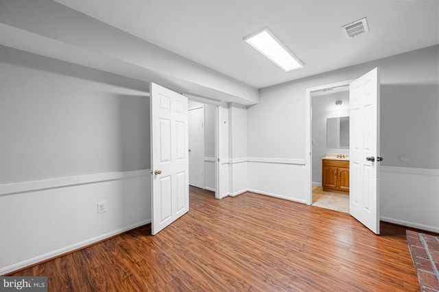300 HOLLY CT, Herndon, VA 20170