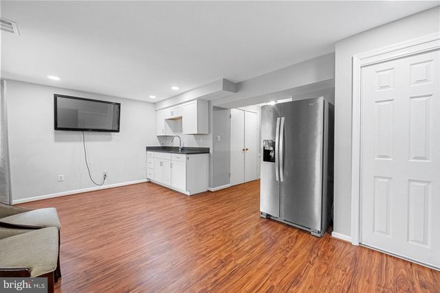300 HOLLY CT, Herndon, VA 20170