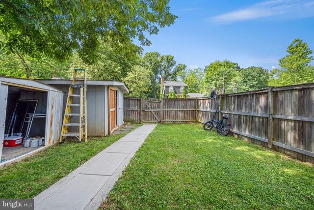 300 HOLLY CT, Herndon, VA 20170