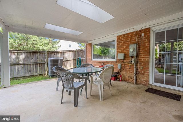 300 HOLLY CT, Herndon, VA 20170