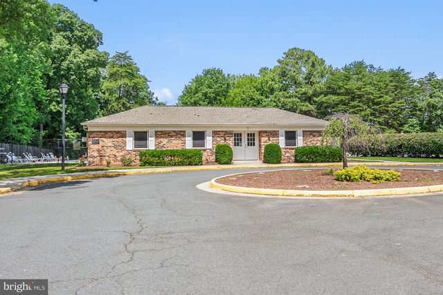 300 HOLLY CT, Herndon, VA 20170