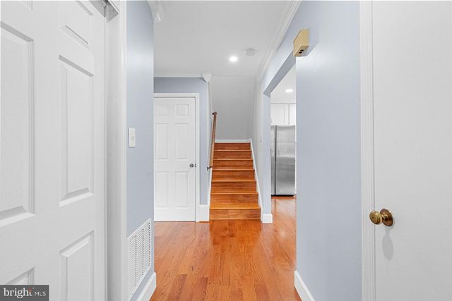 300 HOLLY CT, Herndon, VA 20170