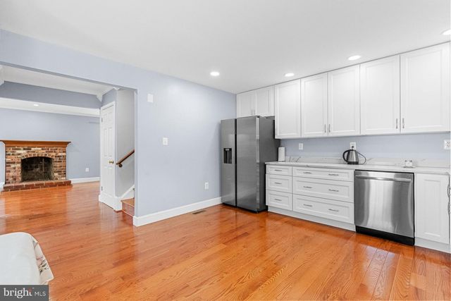 300 HOLLY CT, Herndon, VA 20170