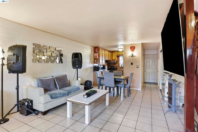 27505 Tampa Ave 29, Hayward, CA 94544