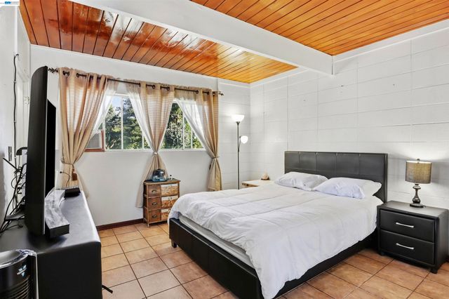 27505 Tampa Ave 29, Hayward, CA 94544