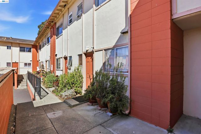 27505 Tampa Ave 29, Hayward, CA 94544