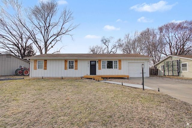 1911 Gardenia Terrace, Manhattan, KS 66502