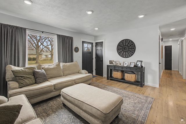 1911 Gardenia Terrace, Manhattan, KS 66502