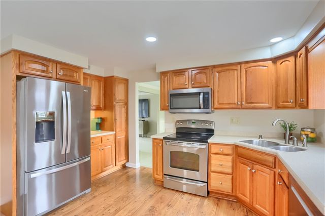 1702 Guyton Rd, Mccandless, PA 15101