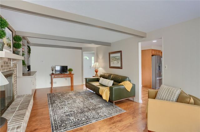 1702 Guyton Rd, Mccandless, PA 15101