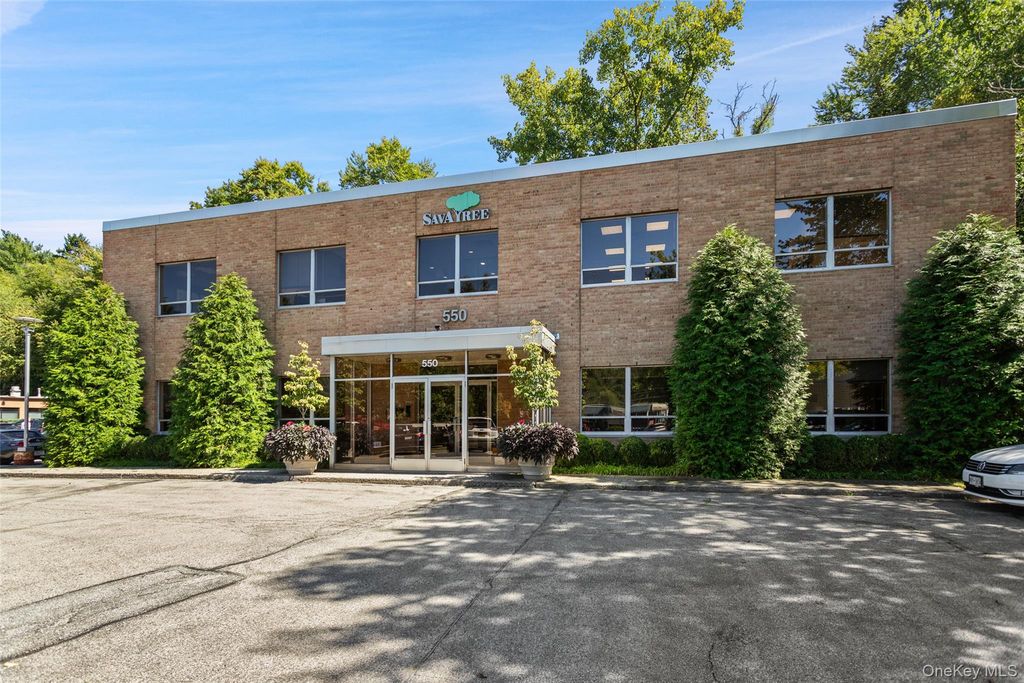 550 N Bedford Road, Bedford Hills, NY 10507 — photo 2