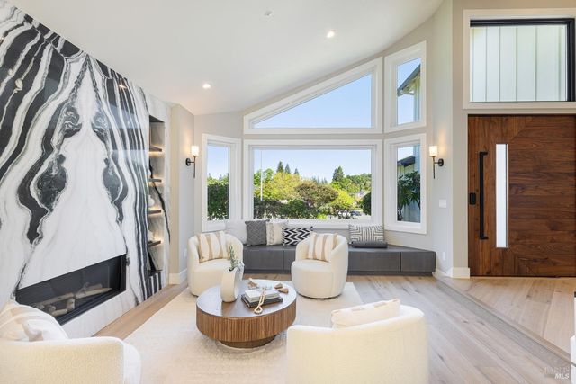 3335 Sterling Ct, Napa, CA 94558