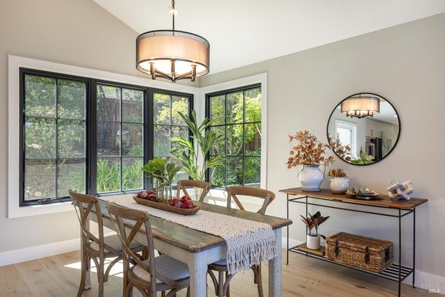 3335 Sterling Ct, Napa, CA 94558