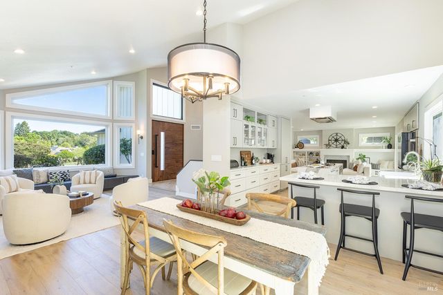 3335 Sterling Ct, Napa, CA 94558