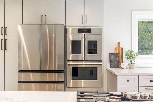 3335 Sterling Ct, Napa, CA 94558