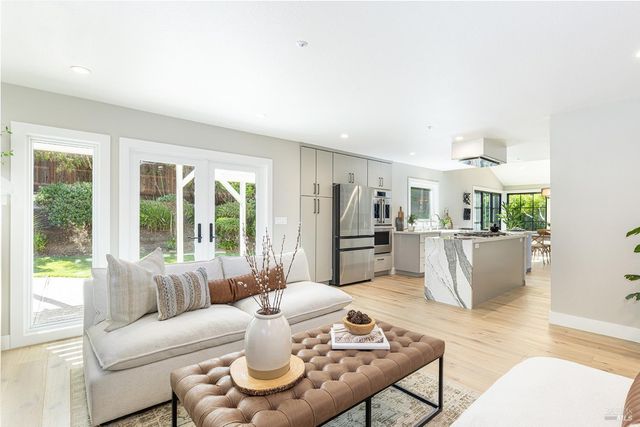 3335 Sterling Ct, Napa, CA 94558