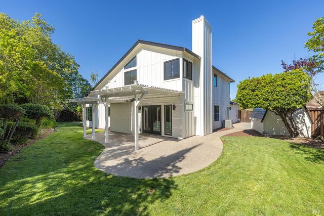 3335 Sterling Ct, Napa, CA 94558