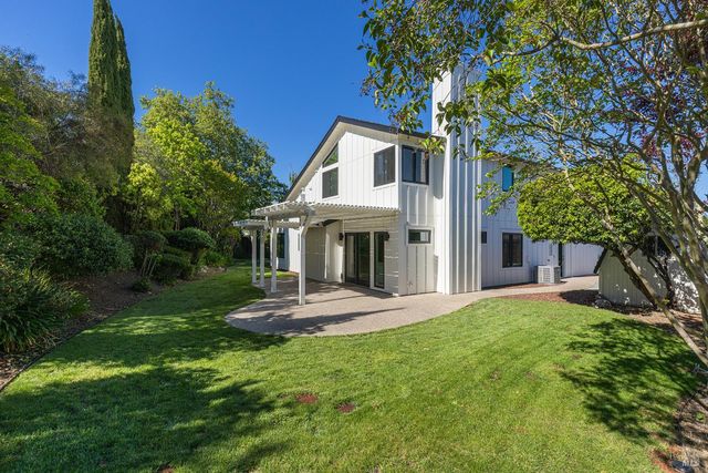 3335 Sterling Ct, Napa, CA 94558