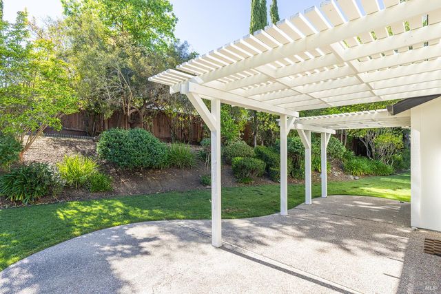 3335 Sterling Ct, Napa, CA 94558