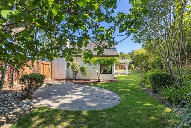 3335 Sterling Ct, Napa, CA 94558