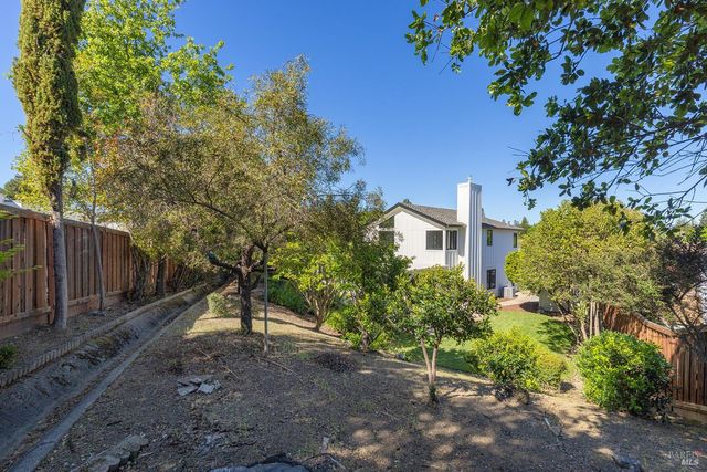 3335 Sterling Ct, Napa, CA 94558