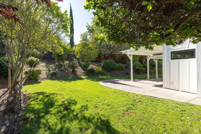 3335 Sterling Ct, Napa, CA 94558