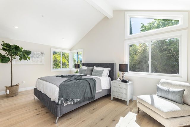 3335 Sterling Ct, Napa, CA 94558