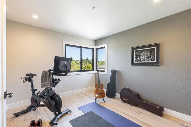 3335 Sterling Ct, Napa, CA 94558