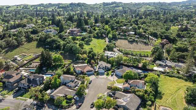 3335 Sterling Ct, Napa, CA 94558