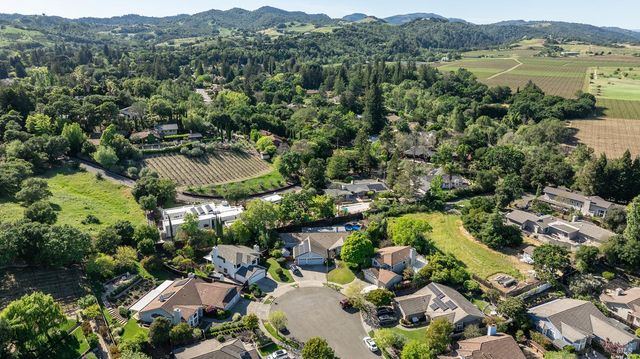 3335 Sterling Ct, Napa, CA 94558