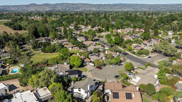 3335 Sterling Ct, Napa, CA 94558