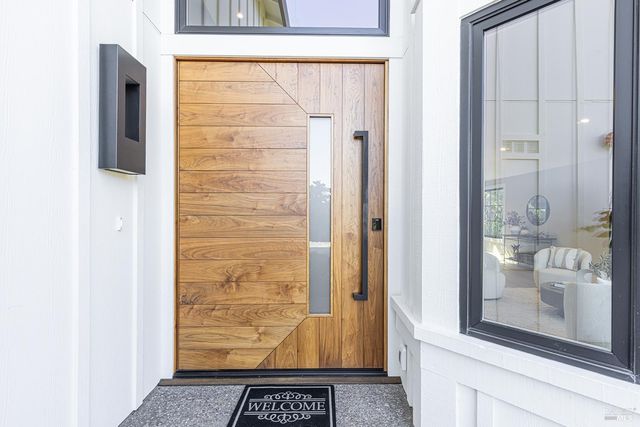 3335 Sterling Ct, Napa, CA 94558