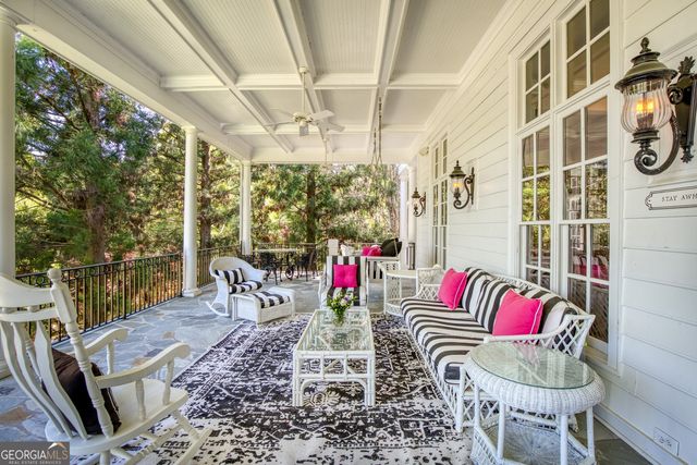 1095 Stonegate Court, Roswell, GA 30075