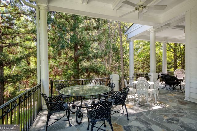 1095 Stonegate Court, Roswell, GA 30075