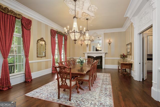 1095 Stonegate Court, Roswell, GA 30075