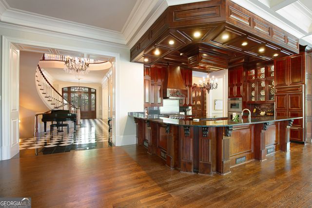 1095 Stonegate Court, Roswell, GA 30075